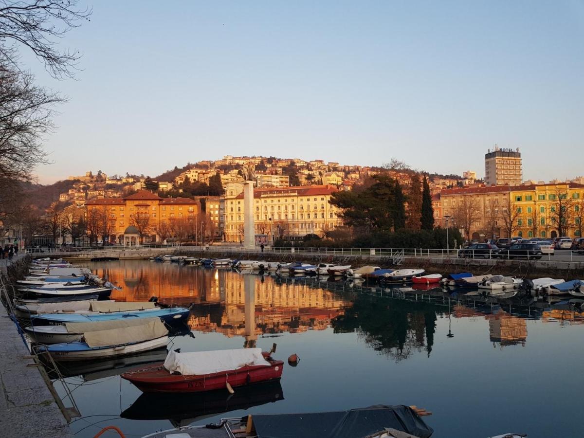 Volcano Rijeka Exterior foto