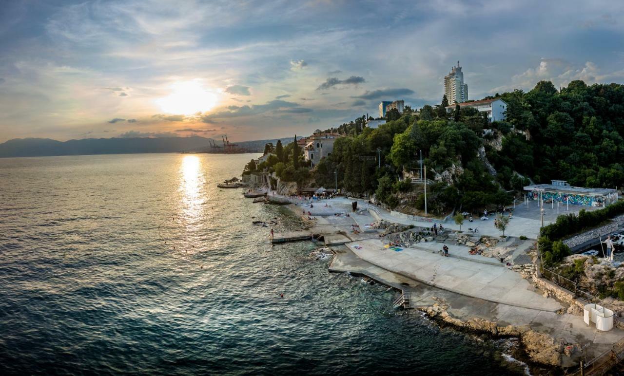 Volcano Rijeka Exterior foto