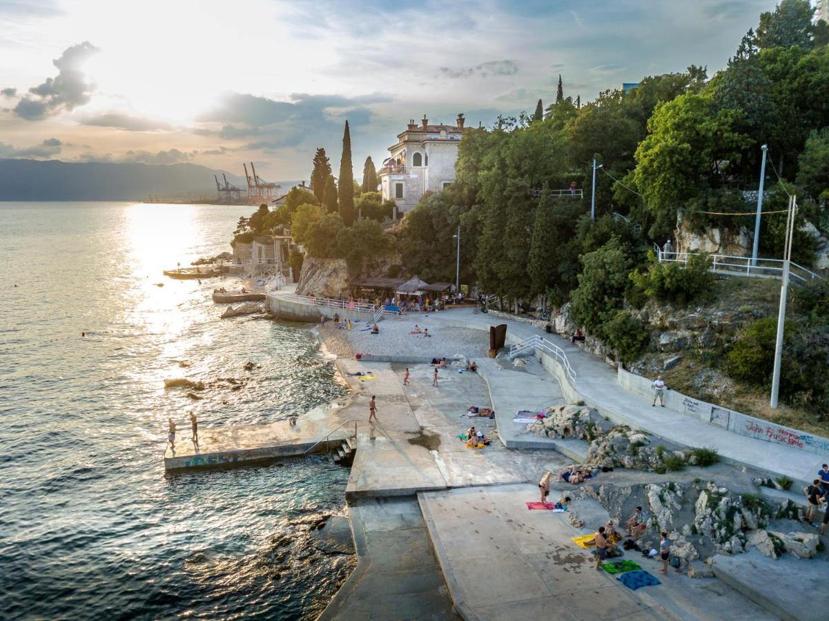 Volcano Rijeka Exterior foto